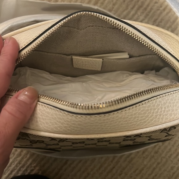 Gucci Bree Ivory Original Canvas GG
Logo Crossbody Handbag Box & Dust
bag - Picture 6 of 7